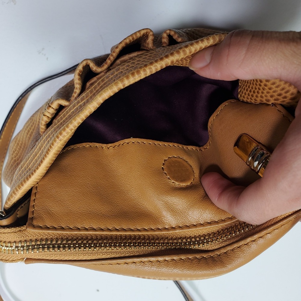 B. Makoswky Women Leather Crossbody Purse Brown Small Leather Lightweight Casual - Picture 10 of 13